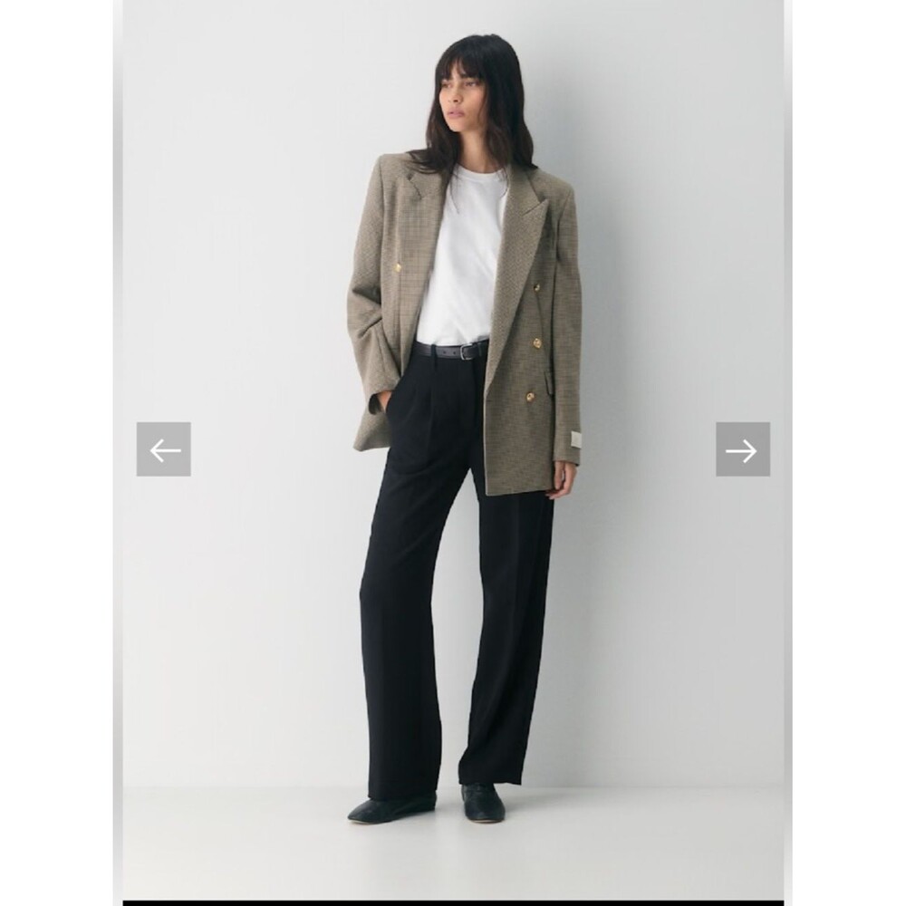 Aritzia The Effortless Pant Crepette in Black
